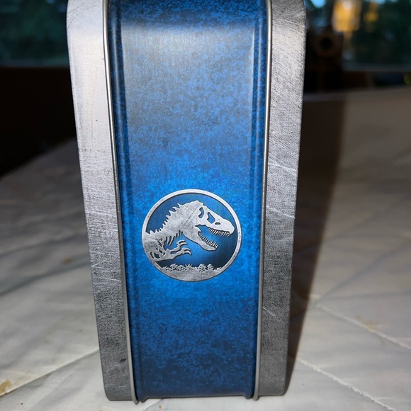 Jurassic World Collectible Lunch Box - Picture 2 of 8